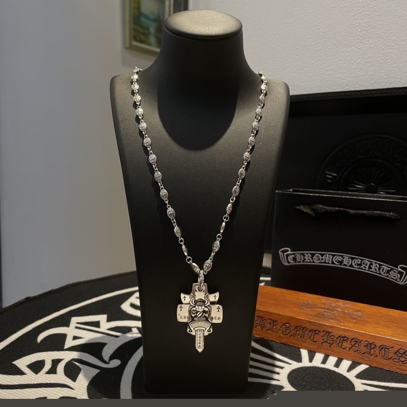 Ch**me He**ts necklaces